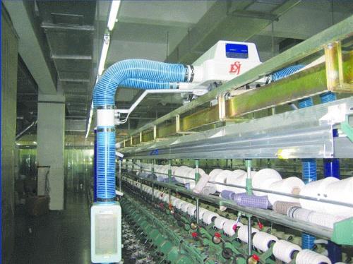 The blowing-suction travelling cleaners for doubling machine